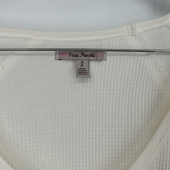 Free People Women's Santa Clara V-Neck Pullover Thermal Top Off-White Small NWT - Picture 5 of 6